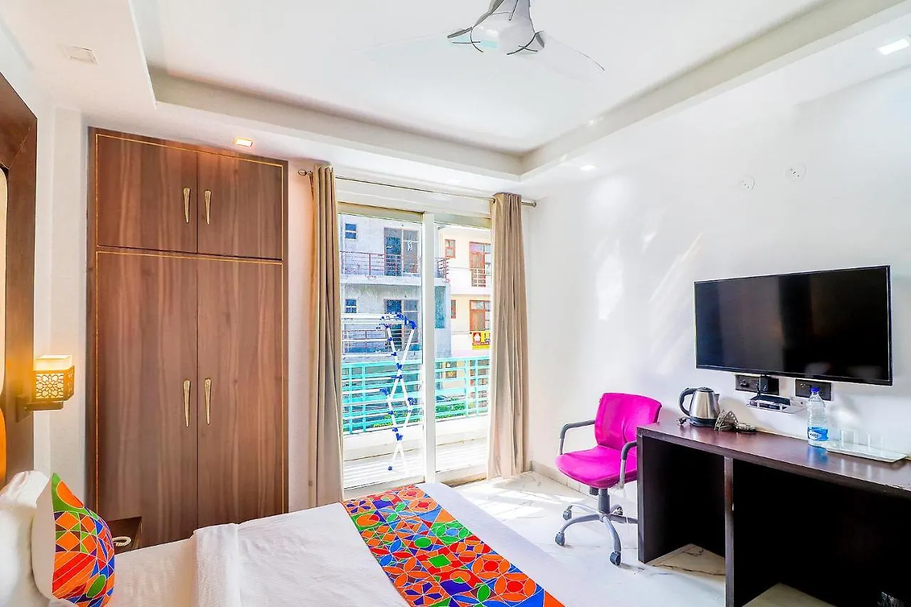 Fabhotel Kiara The Private Suites Gurgaon 3*, Delhi (National Capital Territory of India)